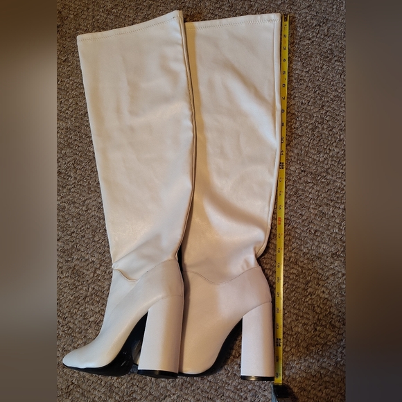 🤍 White Knee-High Block Heel Boots – Size 7 – Excellent Condition 🤍NWOT - Picture 4 of 12